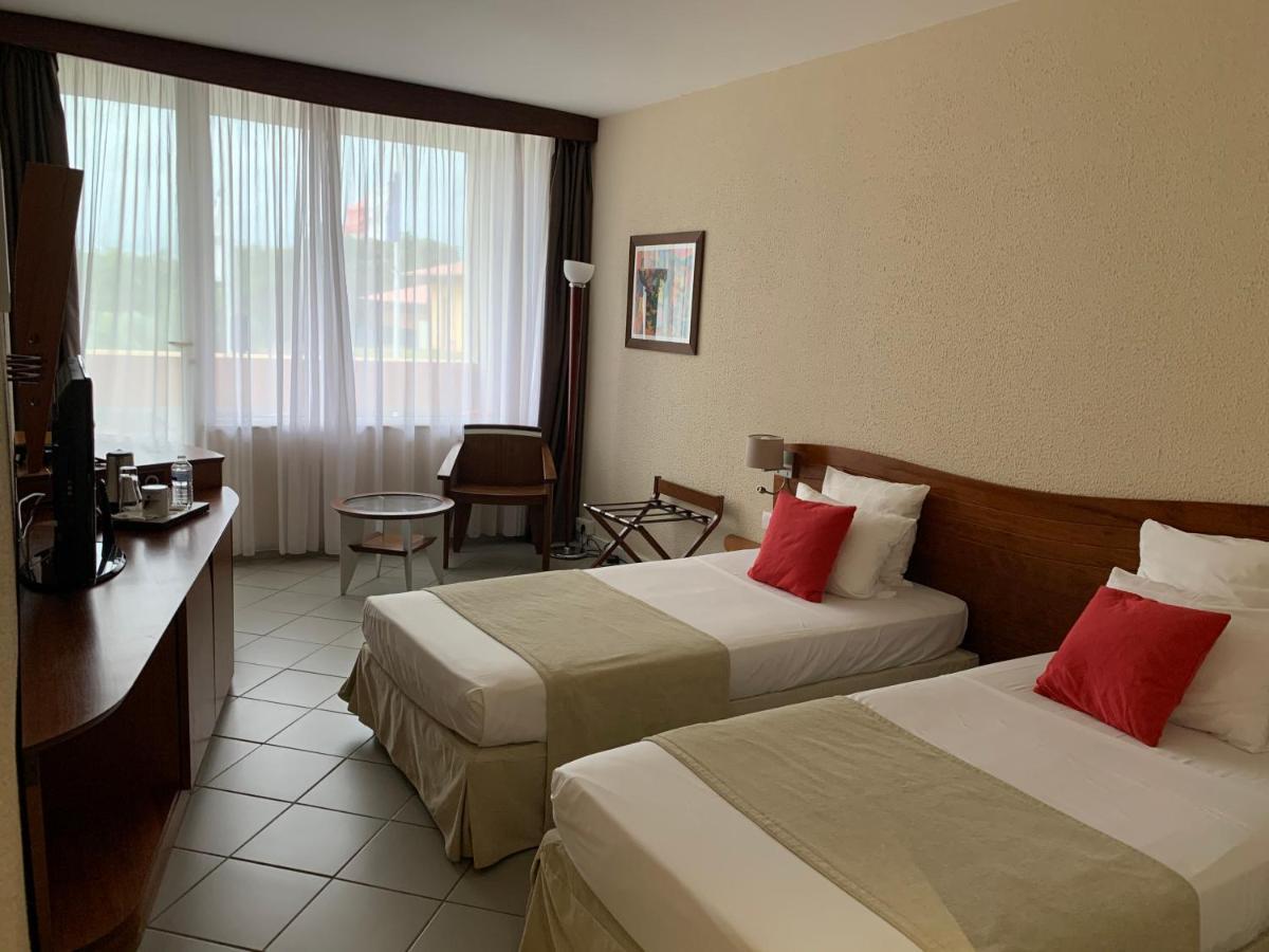 Hotel Des Roches กูรู ภายนอก รูปภาพ